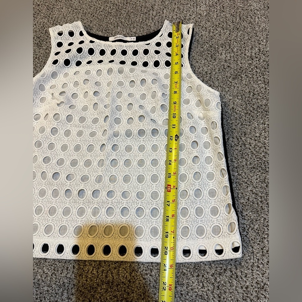 BAILEY 44 Size M Ivory Black Crochet Macrame Crop Top R $98 - Picture 7 of 9